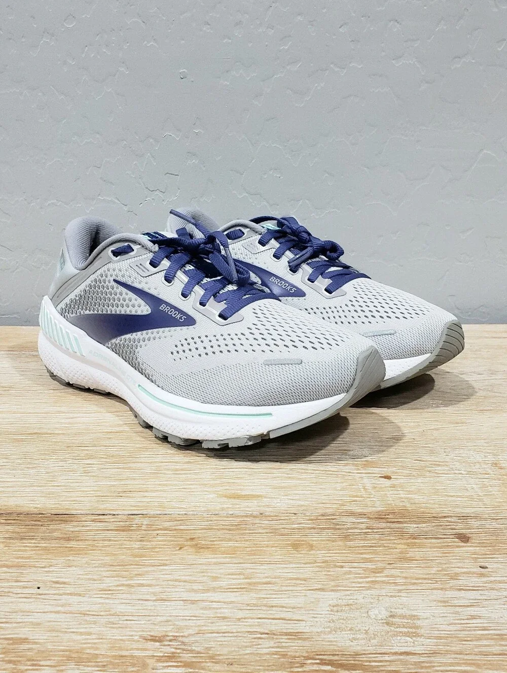 BROOKS Women's Adrenaline GTS 22 Running Shoes (7.5M) Gray/Purple